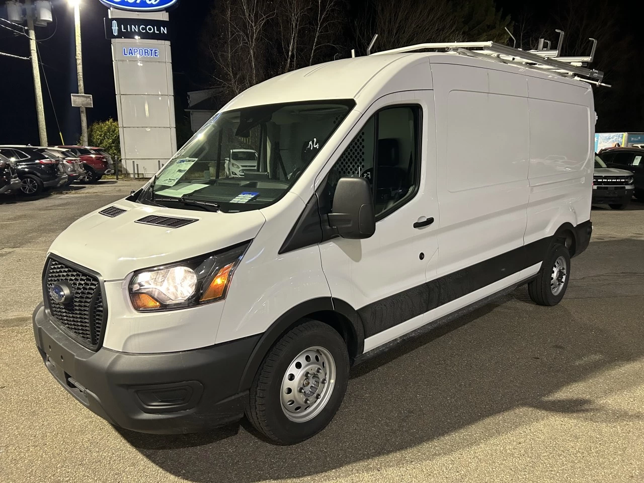 2024 Ford Transit fourgon utilitaire Transit 250 AWD toit moyen empattement long 148 Main Image