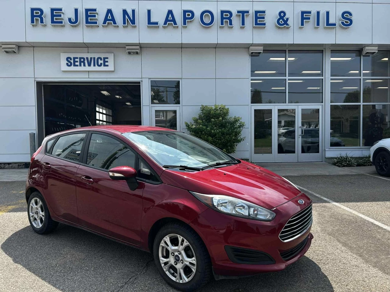 2015 Ford Fiesta SE Image principale