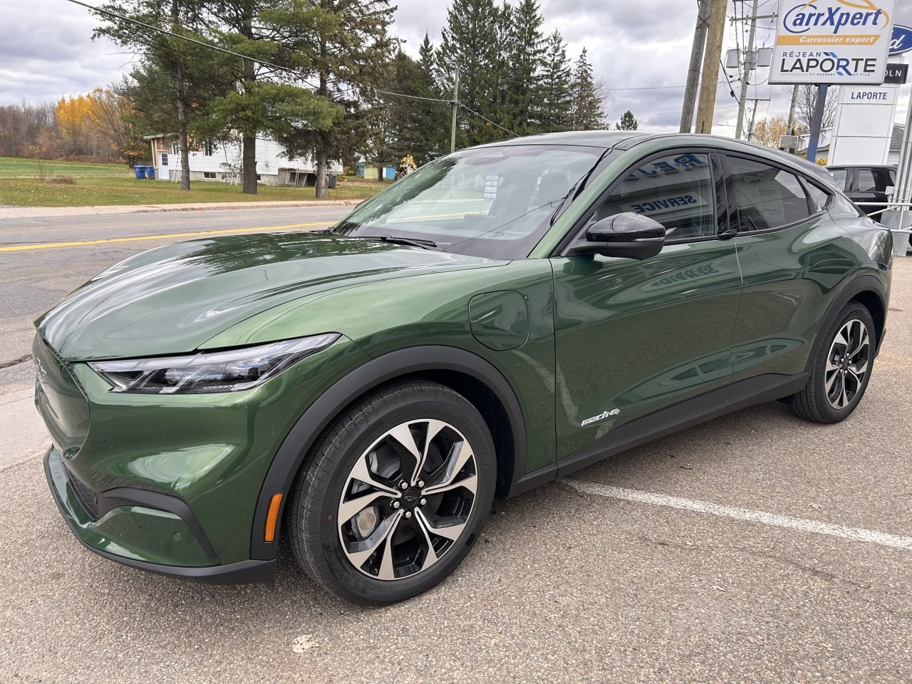 2025 Ford Mustang Mach-E SELECT AWD Main Image