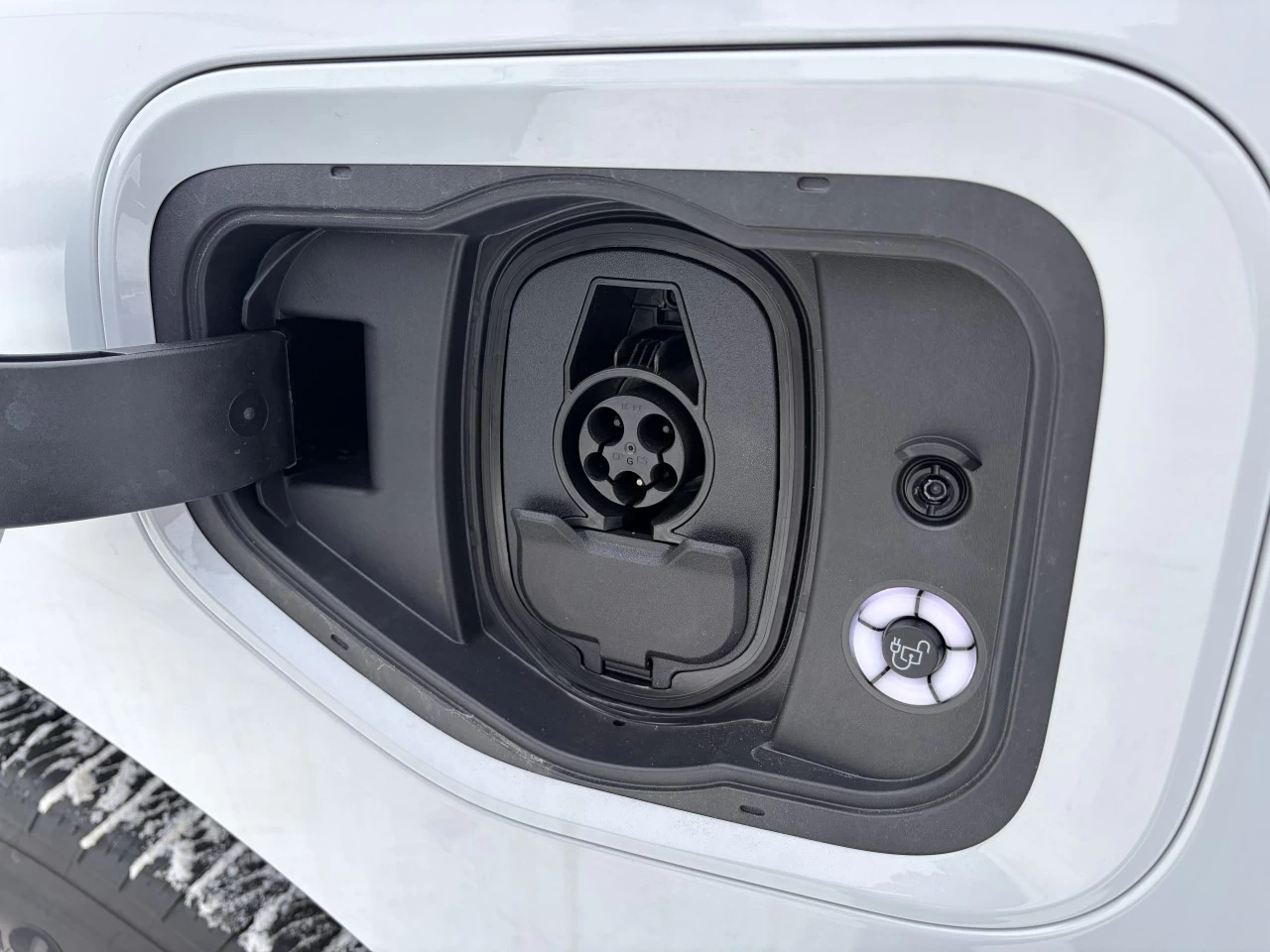 2025 Ford F-150 Lightning LARIAT TOIT OUVRANT SYNC4A BATTERIE LONGUE DURÉE 131KWH https://www.st-norbertford.com/resize/b990ff35b810a3abc0cc817b2ca24889-1