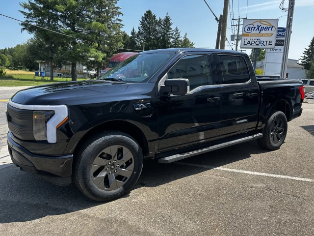 Ford F-150 Lightning  2025