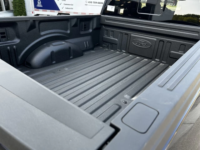 Ford F-150 LARIAT 2025