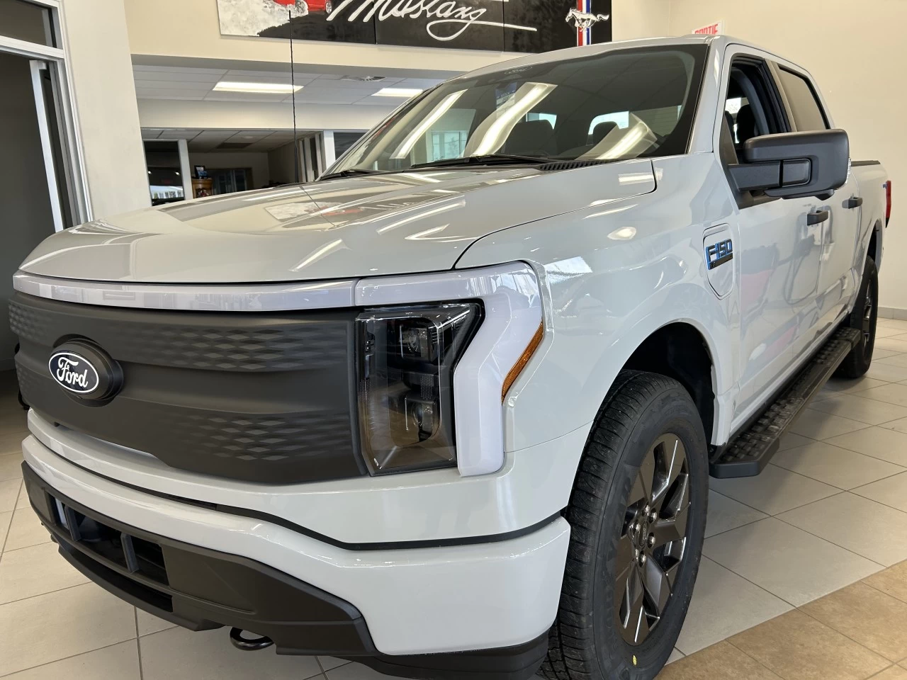 2024 Ford F-150 Lightning XLT https://www.st-norbertford.com/resize/b990ff35b810a3abc0cc817b2ca24889-1