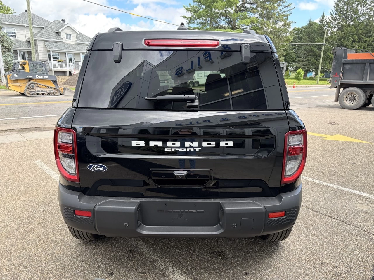 2026 Ford Bronco Sport Outer Banks https://www.st-norbertford.com/resize/b990ff35b810a3abc0cc817b2ca24889-1