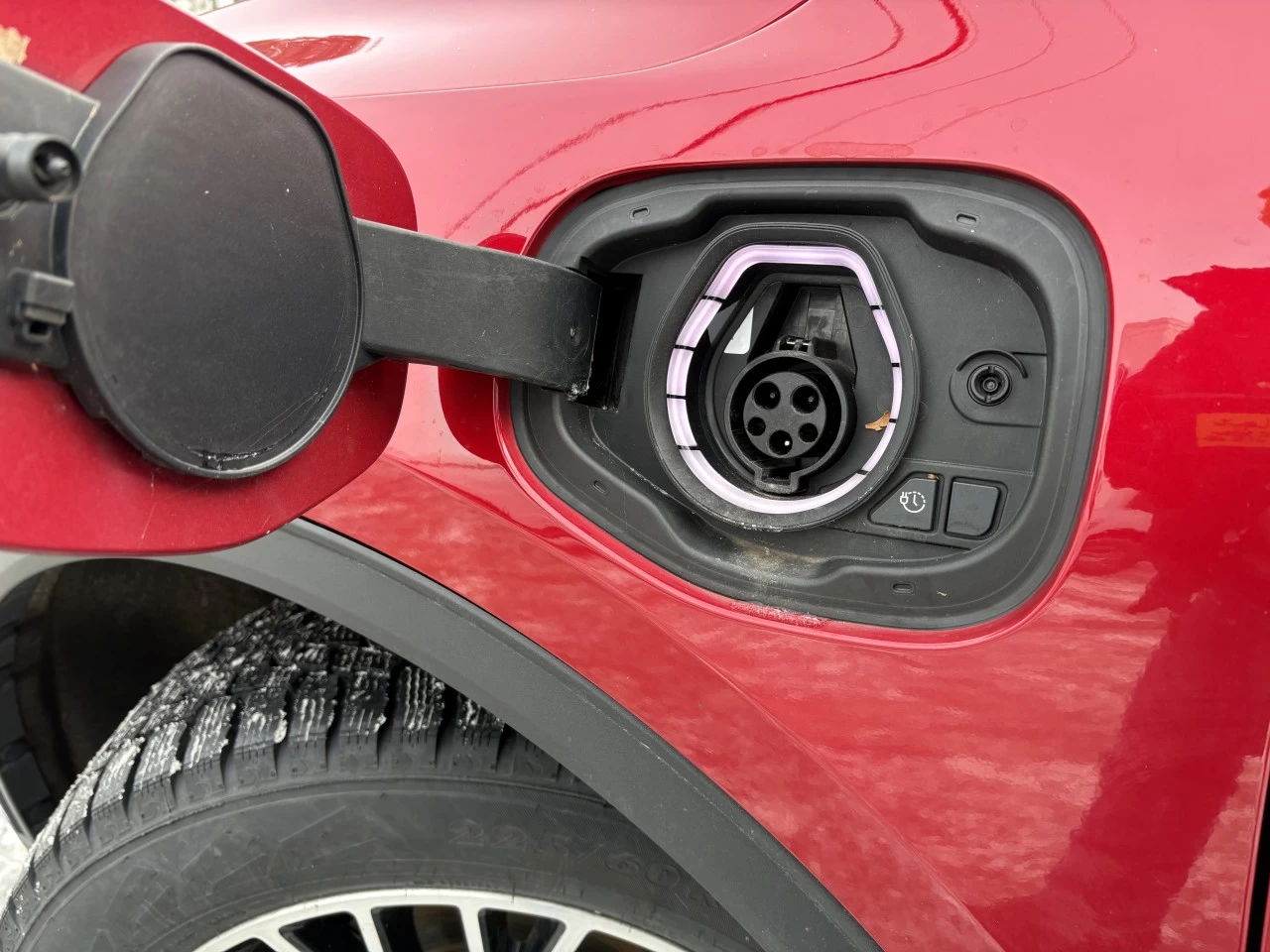 2023 Ford Escape PHEV https://www.st-norbertford.com/resize/b990ff35b810a3abc0cc817b2ca24889-1