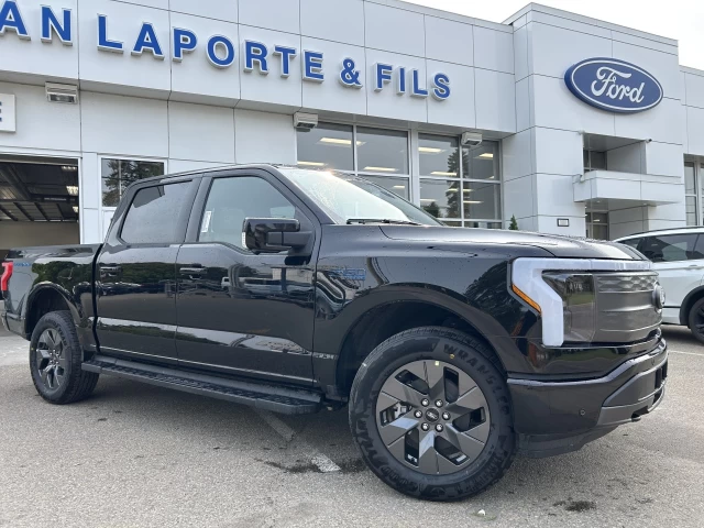 Ford F-150 Lightning LARIAT 2025