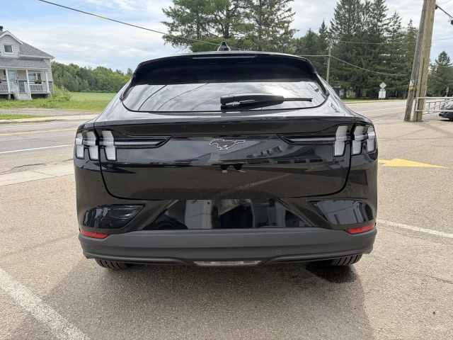 Ford Mustang Mach-E SELECT 2026