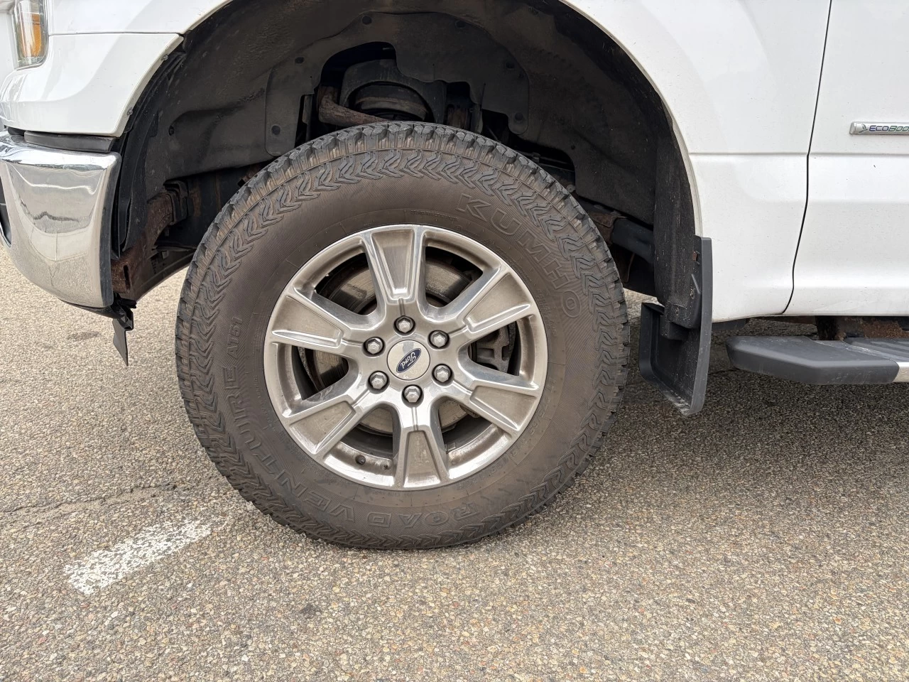 2016 Ford F-150 XLT https://www.st-norbertford.com/resize/b990ff35b810a3abc0cc817b2ca24889-1