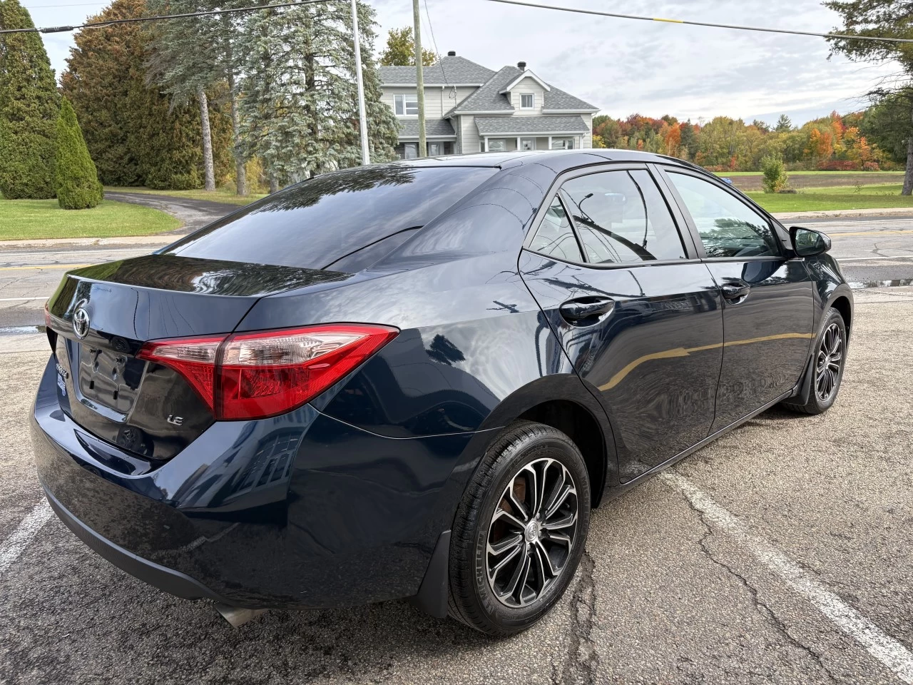 2018 Toyota Corolla LE Main Image