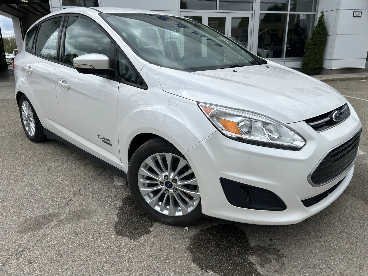 2017 Ford C-Max Énergie SE https://www.st-norbertford.com/resize/b990ff35b810a3abc0cc817b2ca24889-1