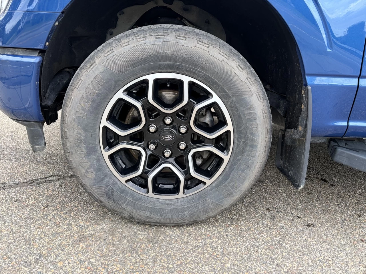 2022 Ford F-150 XLT 4X4 SUPERCREW V8 302A https://www.st-norbertford.com/resize/b990ff35b810a3abc0cc817b2ca24889-1