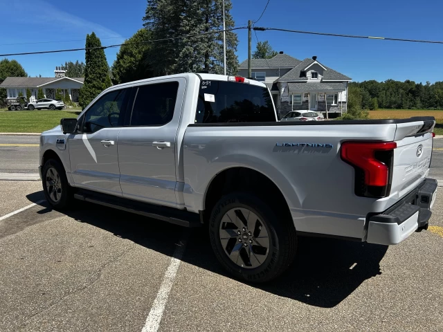 Ford F-150 Lightning FLASH 2025