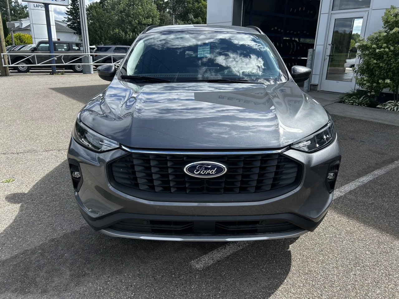 2025 Ford Escape PHEV FWD https://www.st-norbertford.com/resize/b990ff35b810a3abc0cc817b2ca24889-1