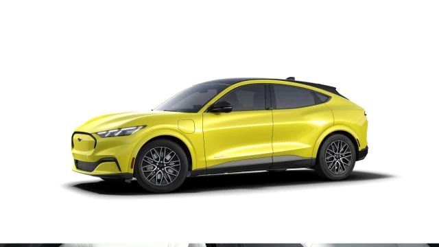 Ford Mustang Mach-E PREMIUM AWD 2025