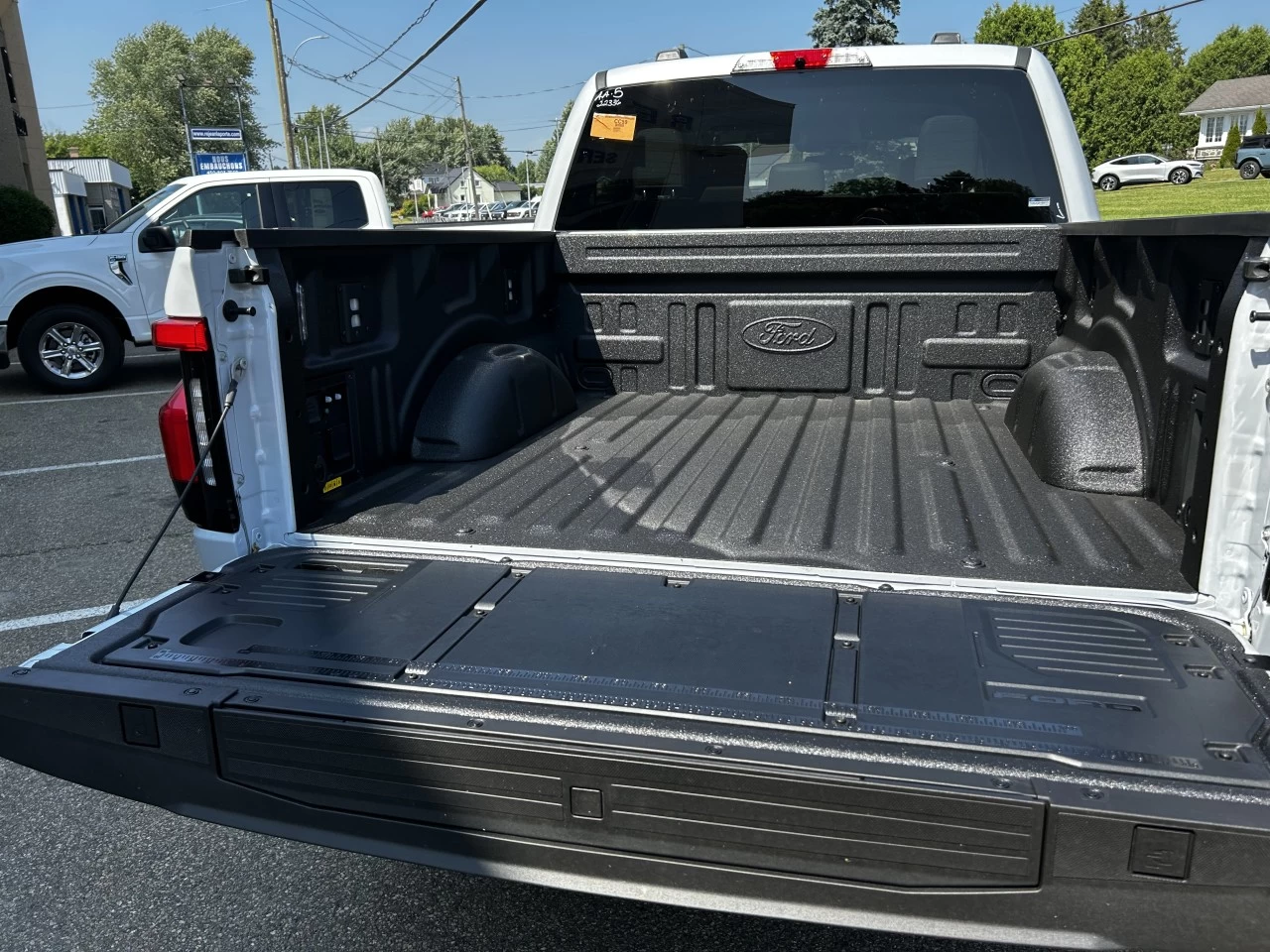 2025 Ford F-150 Lightning FLASH 4X4 https://www.st-norbertford.com/resize/b990ff35b810a3abc0cc817b2ca24889-1
