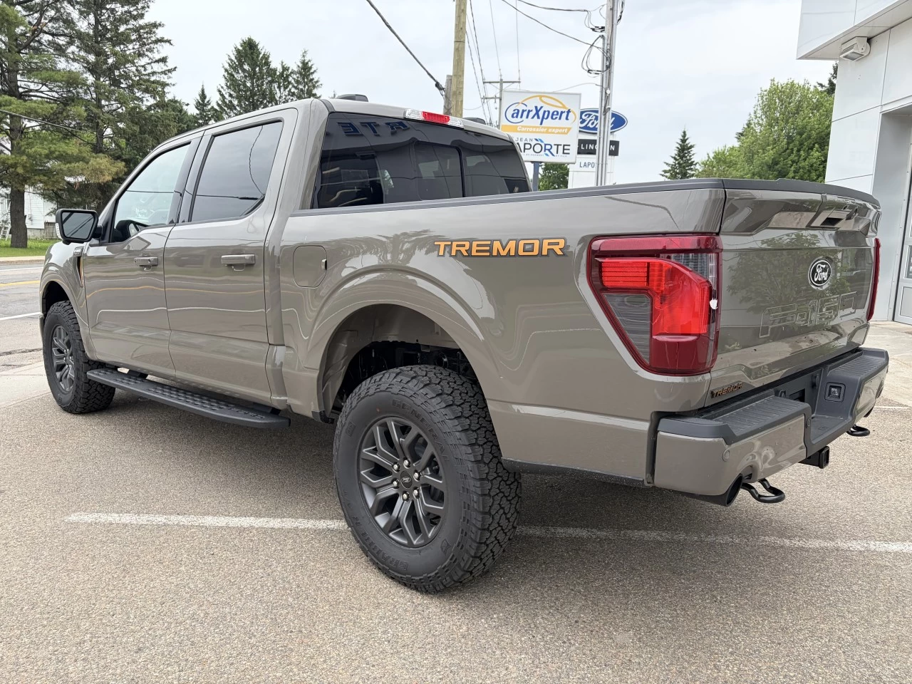 2026 Ford F-150 TREMOR ENSEMBLE REMORQUAGE TRACTION 4X4 ECOBOOST TOIT OUVRANT 401A https://www.st-norbertford.com/resize/b990ff35b810a3abc0cc817b2ca24889-1