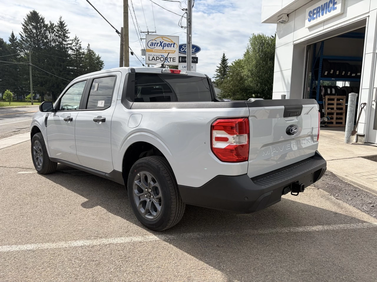 2026 Ford Maverick XLT HYBRIDE AWD 301A https://www.st-norbertford.com/resize/b990ff35b810a3abc0cc817b2ca24889-1