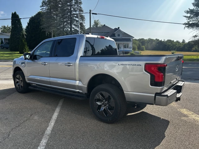 Ford F-150 Lightning FLASH 2025