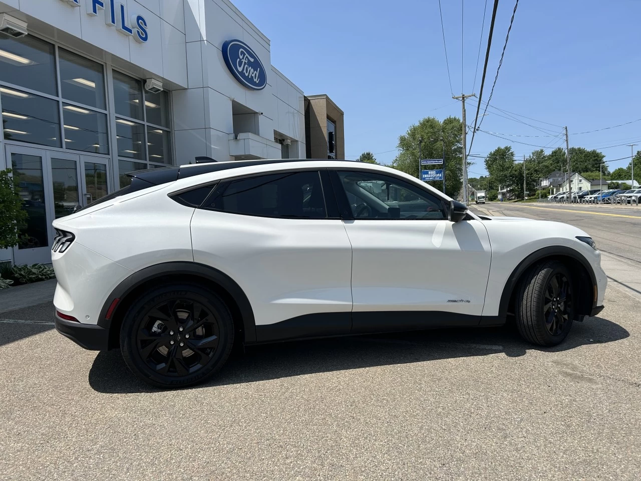 2024 Ford Mustang Mach-E Select AWD https://www.st-norbertford.com/resize/b990ff35b810a3abc0cc817b2ca24889-1