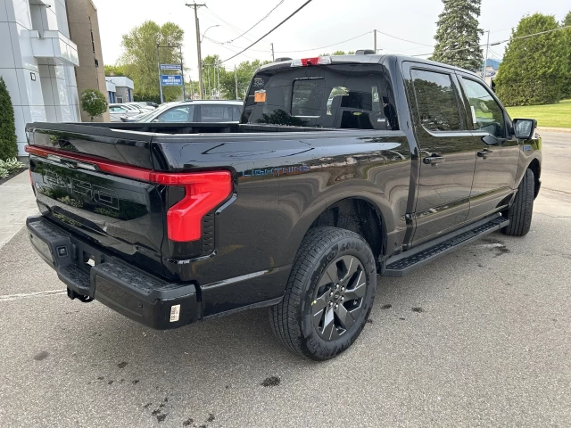 Ford F-150 Lightning LARIAT 2025