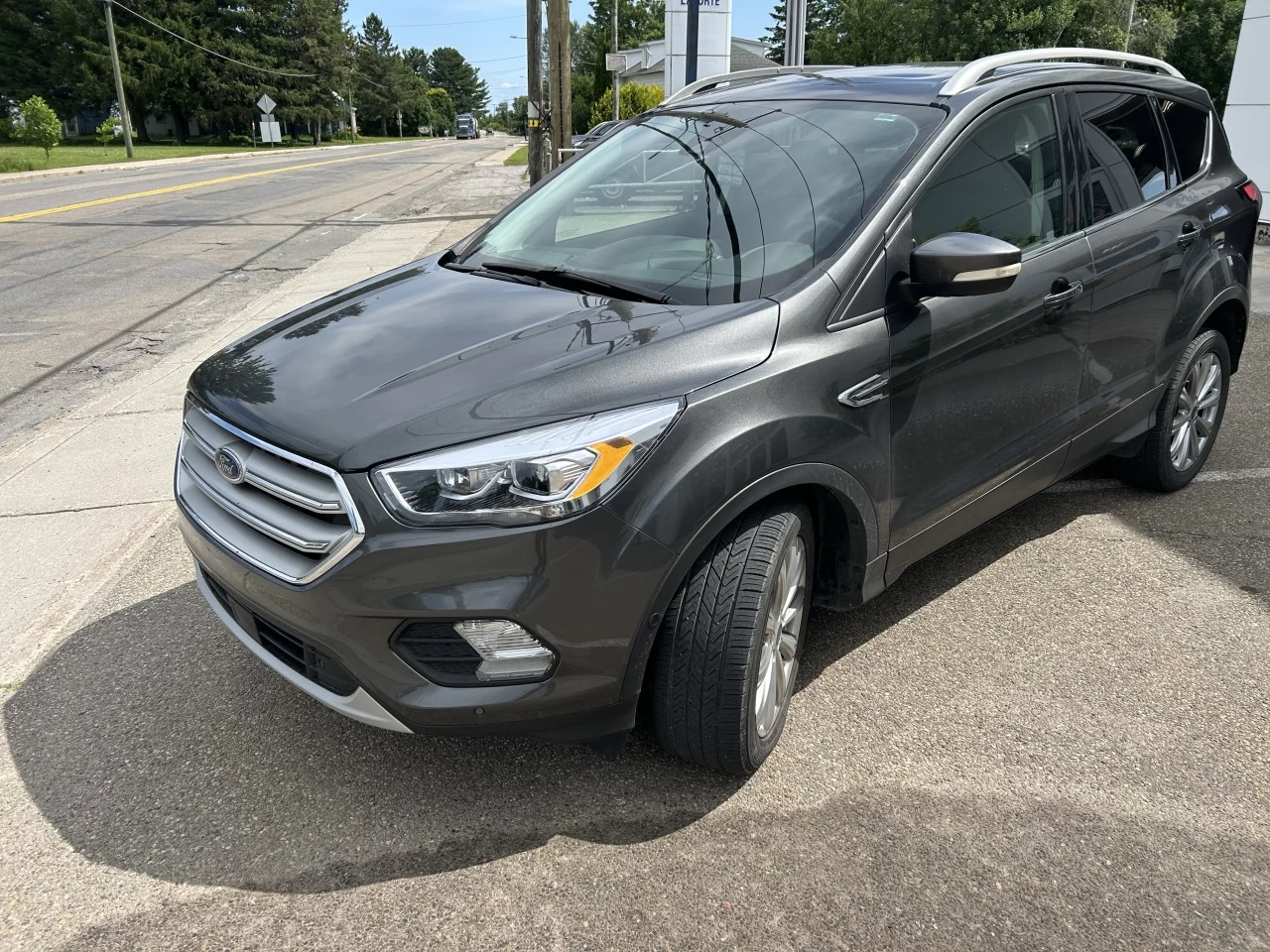 2018 Ford Escape Titanium Main Image