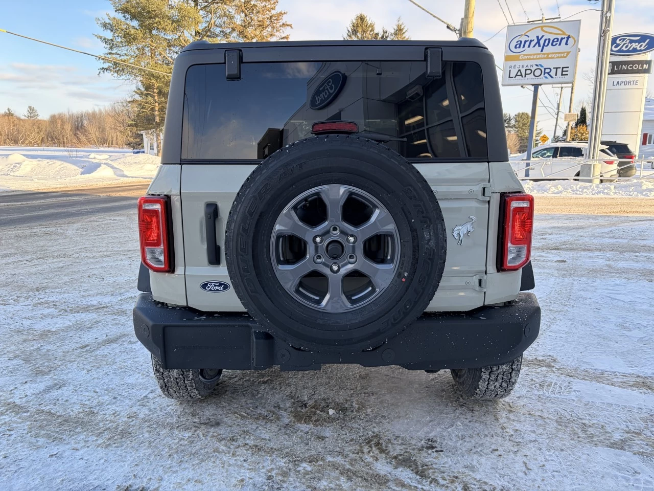 2026 Ford Bronco Big Bend https://www.st-norbertford.com/resize/b990ff35b810a3abc0cc817b2ca24889-1