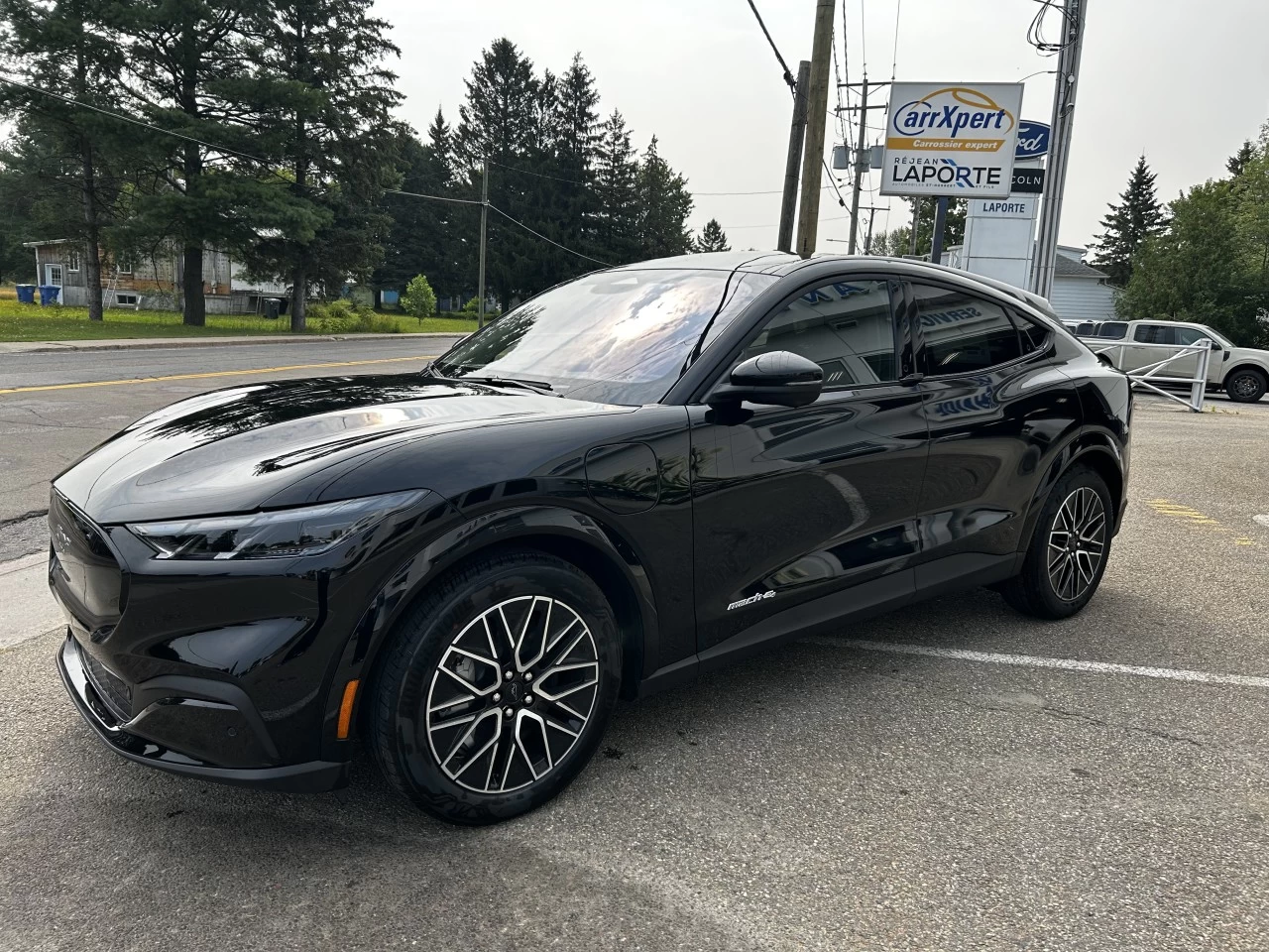 2026 Ford Mustang Mach-E PREMIUM AWD https://www.st-norbertford.com/resize/b990ff35b810a3abc0cc817b2ca24889-1