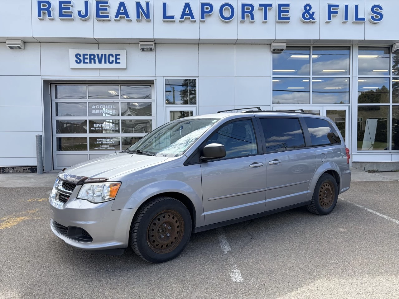 2015 Dodge Grand Caravan SXT CAMÉRA DE RECUL FWD https://www.st-norbertford.com/resize/b990ff35b810a3abc0cc817b2ca24889-1