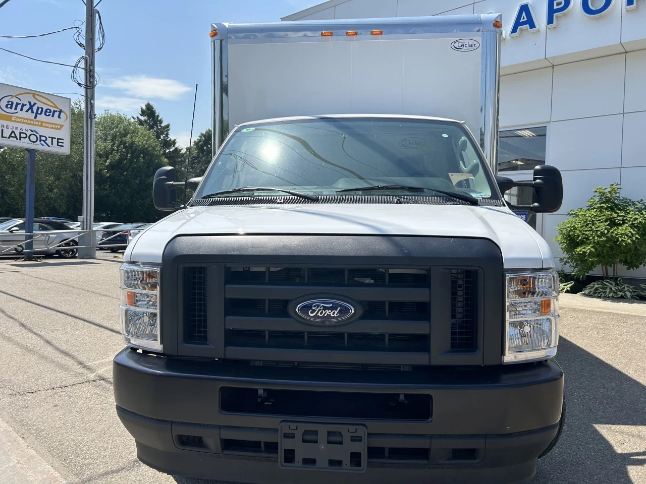 2024 Ford SÉrie E tronquÉ E-350 WB Image principale
