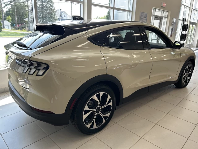 Ford Mustang Mach-E Select AWD 2025