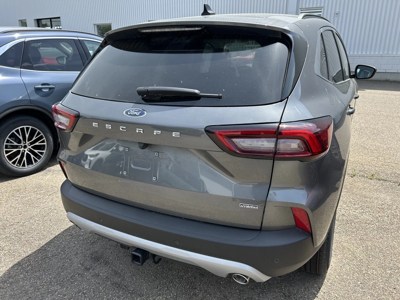 2025 Ford Escape PHEV FWD https://www.st-norbertford.com/resize/b990ff35b810a3abc0cc817b2ca24889-1