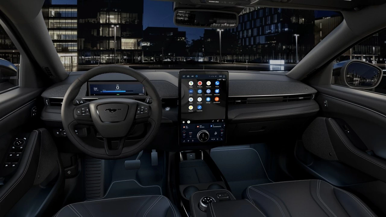 2024 Ford Mustang Mach-E Premium AWD Image principale