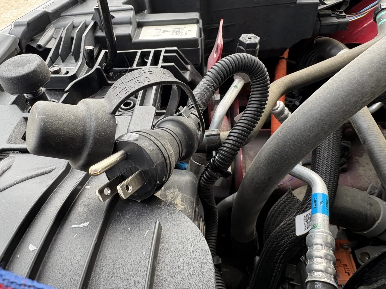 2023 Ford Escape PHEV https://www.st-norbertford.com/resize/b990ff35b810a3abc0cc817b2ca24889-1