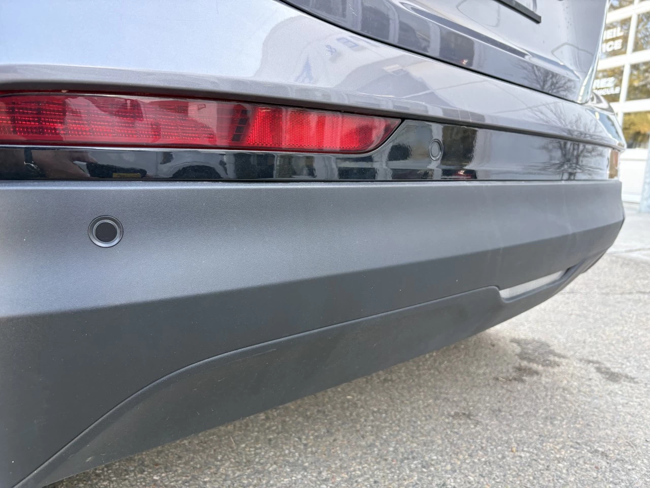 2022 Chevrolet Bolt EV  https://www.st-norbertford.com/resize/b990ff35b810a3abc0cc817b2ca24889-1