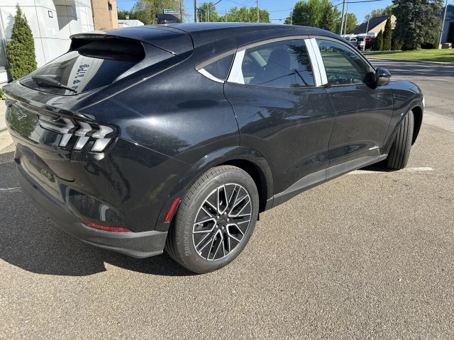 Ford Mustang Mach-E Premium AWD 2025