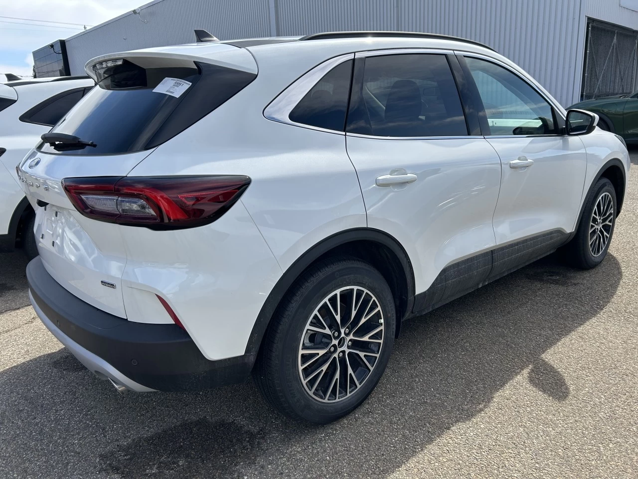 2025 Ford Escape PHEV https://www.st-norbertford.com/resize/b990ff35b810a3abc0cc817b2ca24889-1
