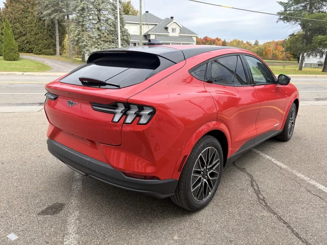 Ford Mustang Mach-E PREMIUM 88 KWH 300A 2026