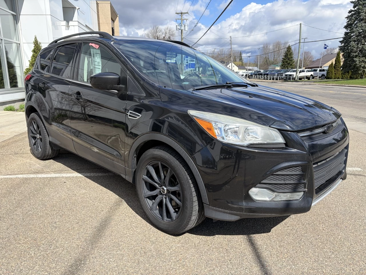2015 Ford Escape SE https://www.st-norbertford.com/resize/b990ff35b810a3abc0cc817b2ca24889-1