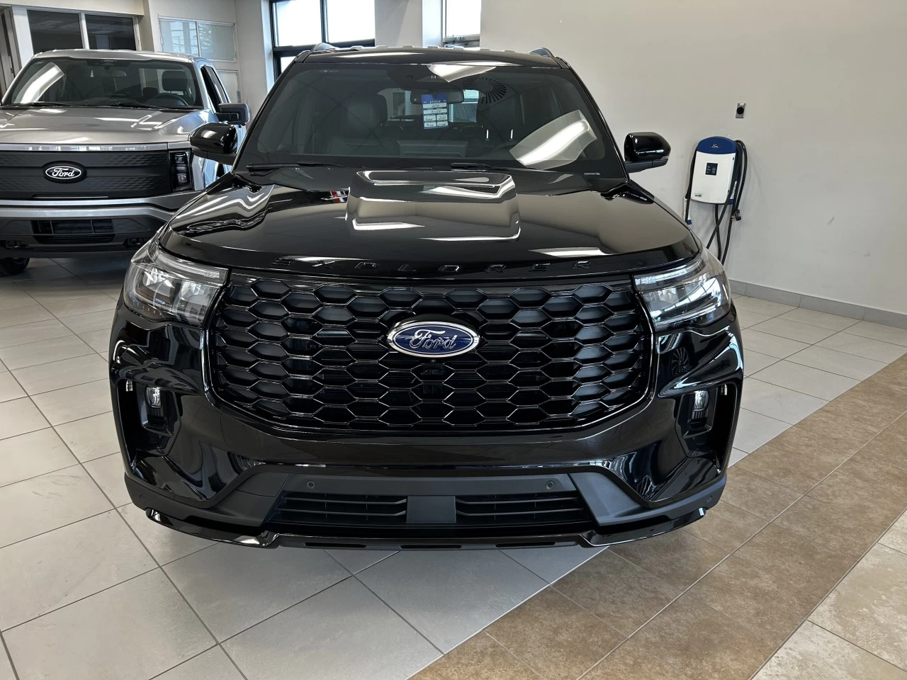 2025 Ford Explorer ST-Line Main Image