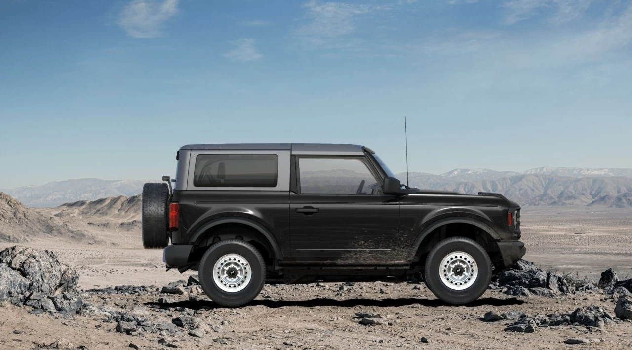 2025 Ford Bronco Base Main Image