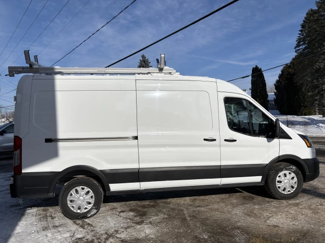 Ford E-Transit T-350 Med Rf 9500 GVWR RWD 2022