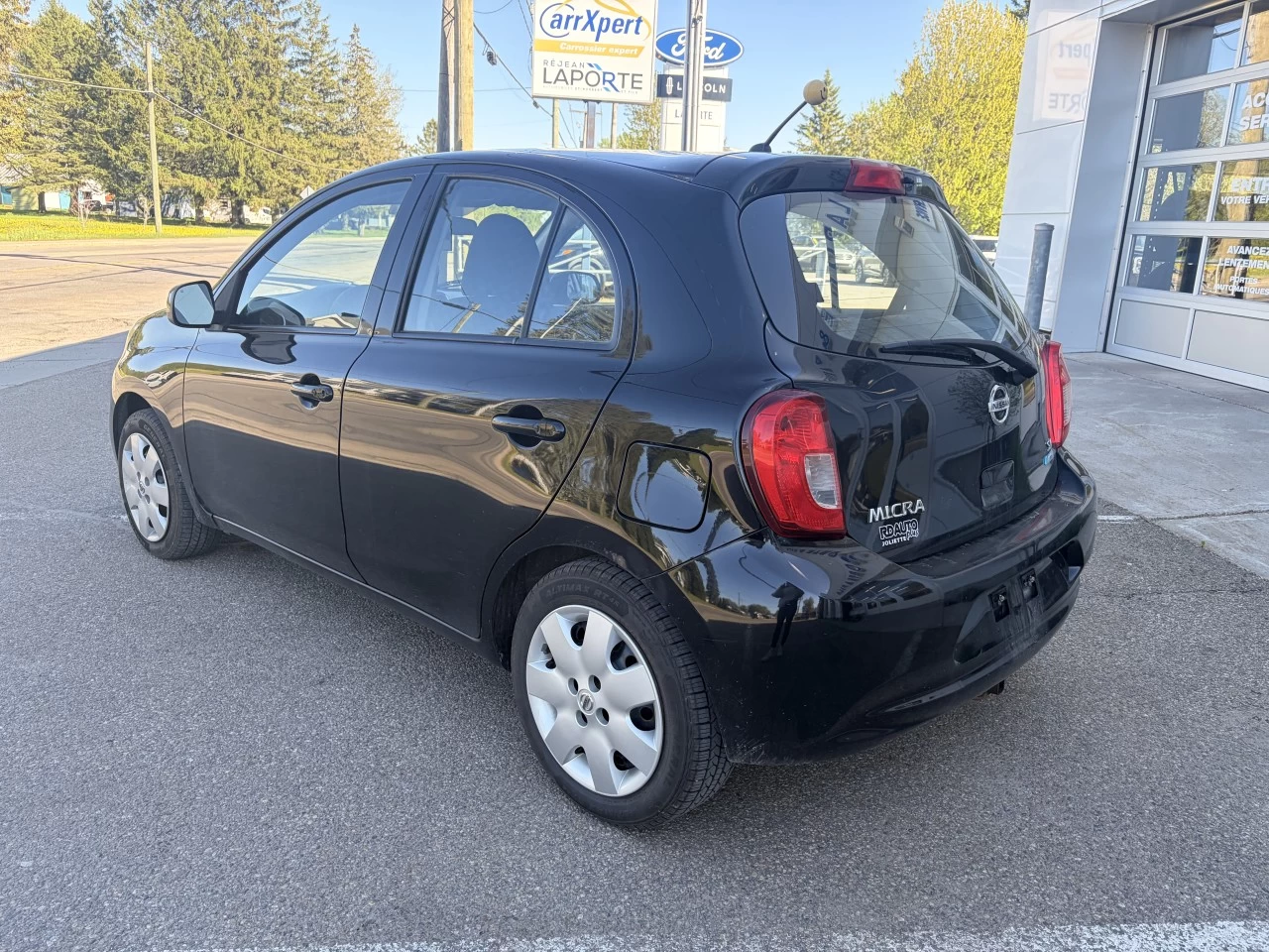 2015 Nissan Micra SV https://www.st-norbertford.com/resize/b990ff35b810a3abc0cc817b2ca24889-1