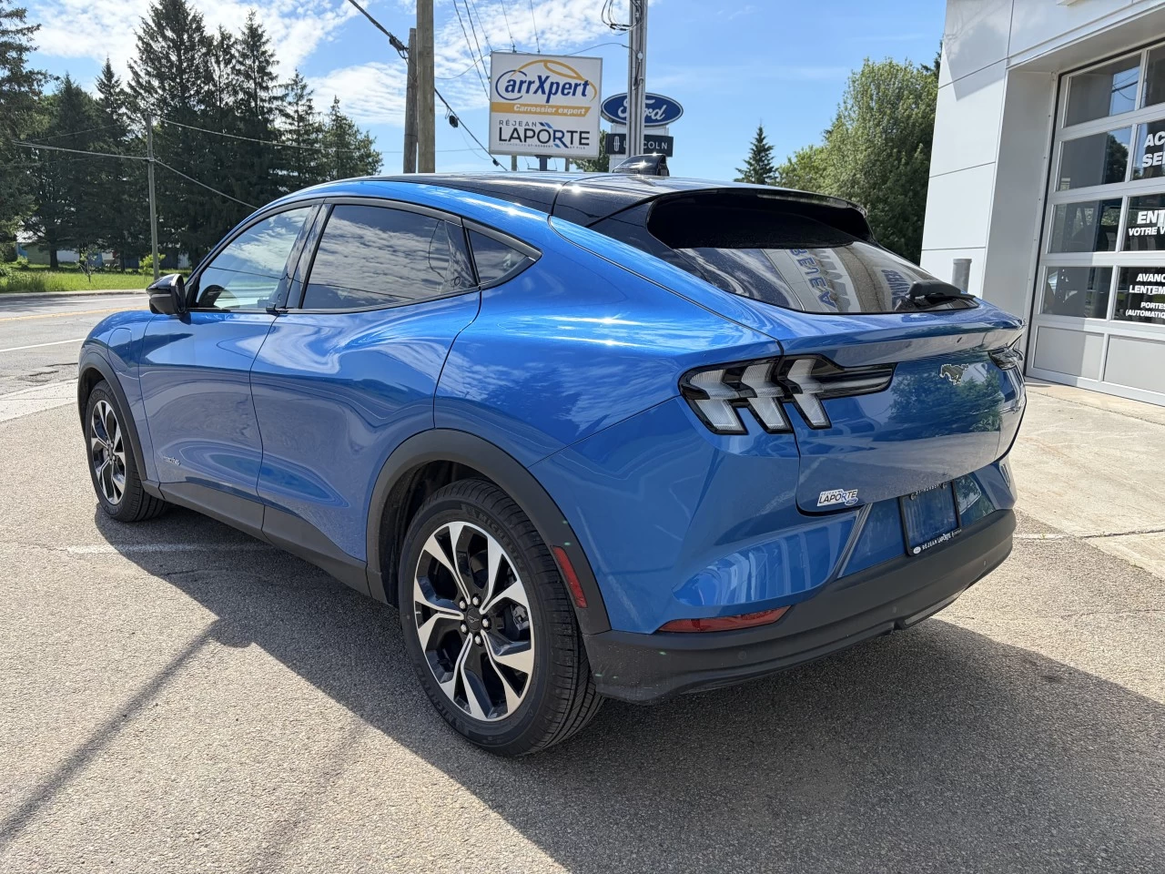 2025 Ford Mustang Mach-E SELECT SIÈGES AVANT CHAUFFANT TAPIS RECHARGE SANS FIL https://www.st-norbertford.com/resize/b990ff35b810a3abc0cc817b2ca24889-1