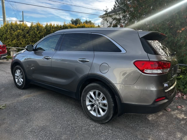 Kia Sorento 2.4L LX 2016