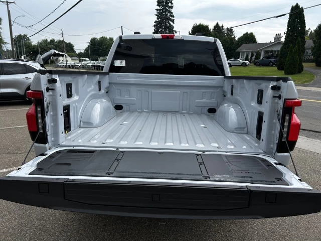 Ford F-150 Lightning FLASH 2025