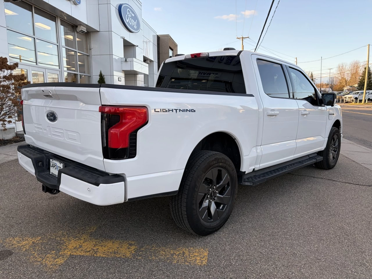 2023 Ford F-150 Lightning XLT Extended Range 131 KWH https://www.st-norbertford.com/resize/b990ff35b810a3abc0cc817b2ca24889-1