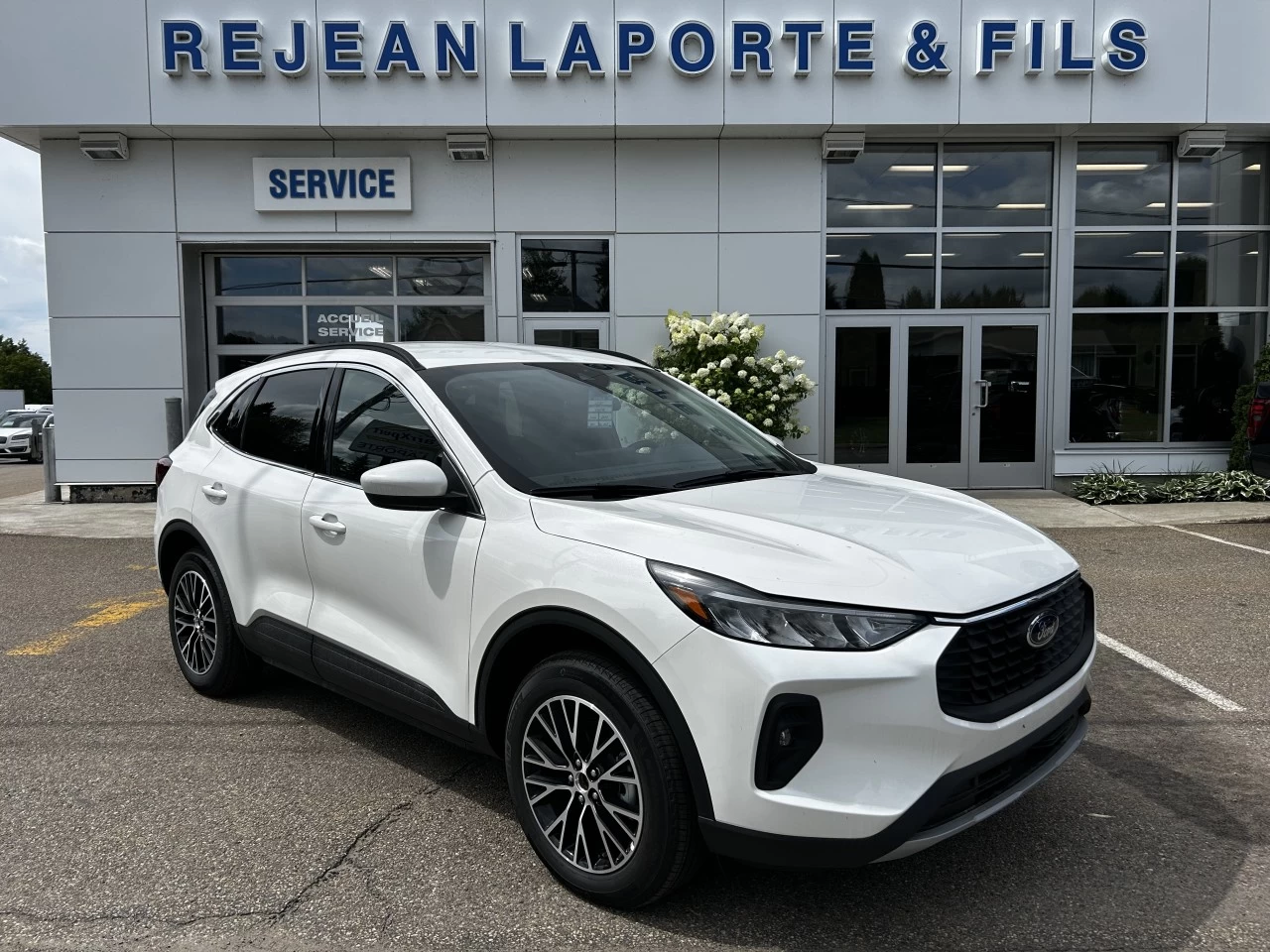 2025 Ford Escape PHEV Main Image