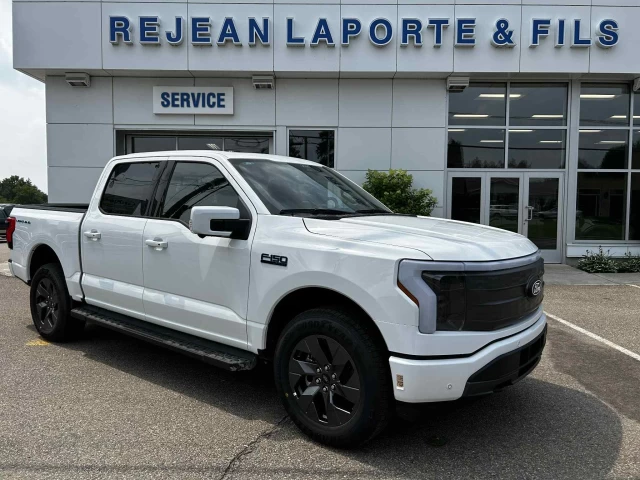Ford F-150 Lightning LARIAT 2025