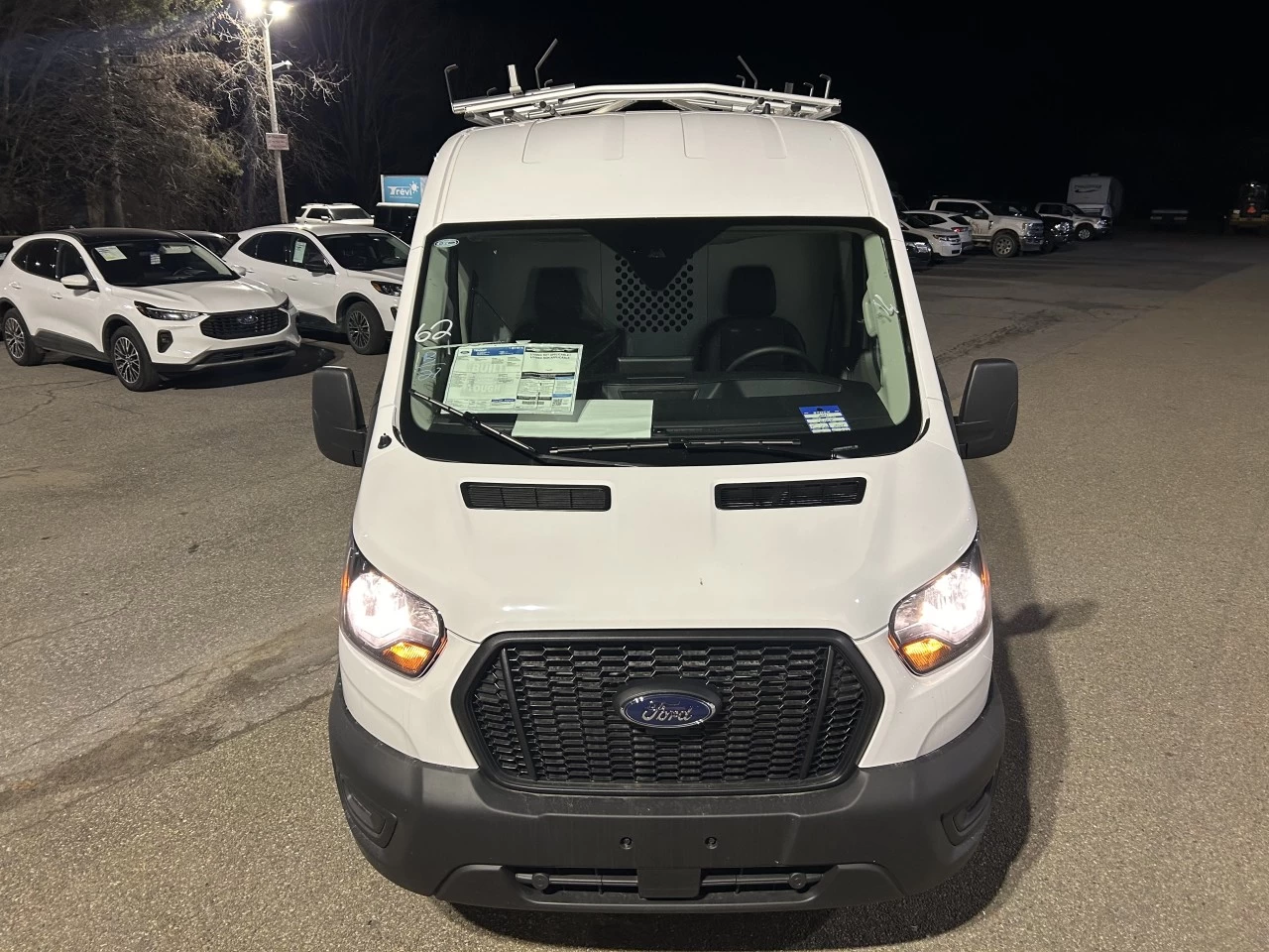 2024 Ford Transit fourgon utilitaire Transit 250 AWD toit moyen empattement long 148 Main Image