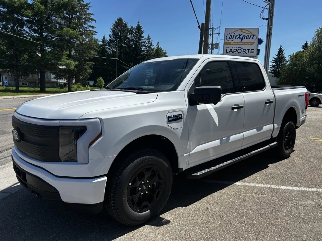 Ford F-150 Lightning XLT 2025